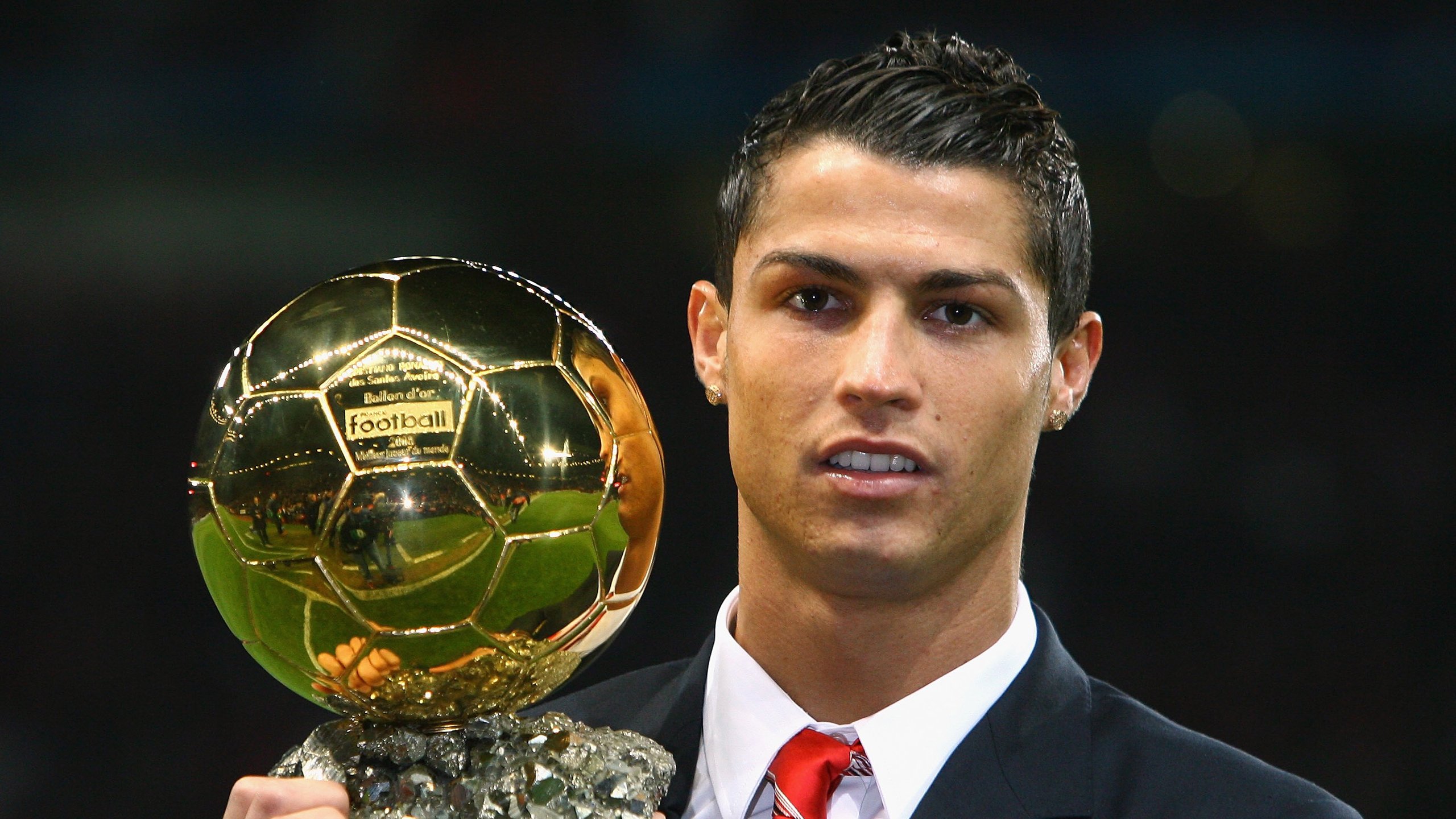 乔治坦言球场沟通是决定比赛胜负关键